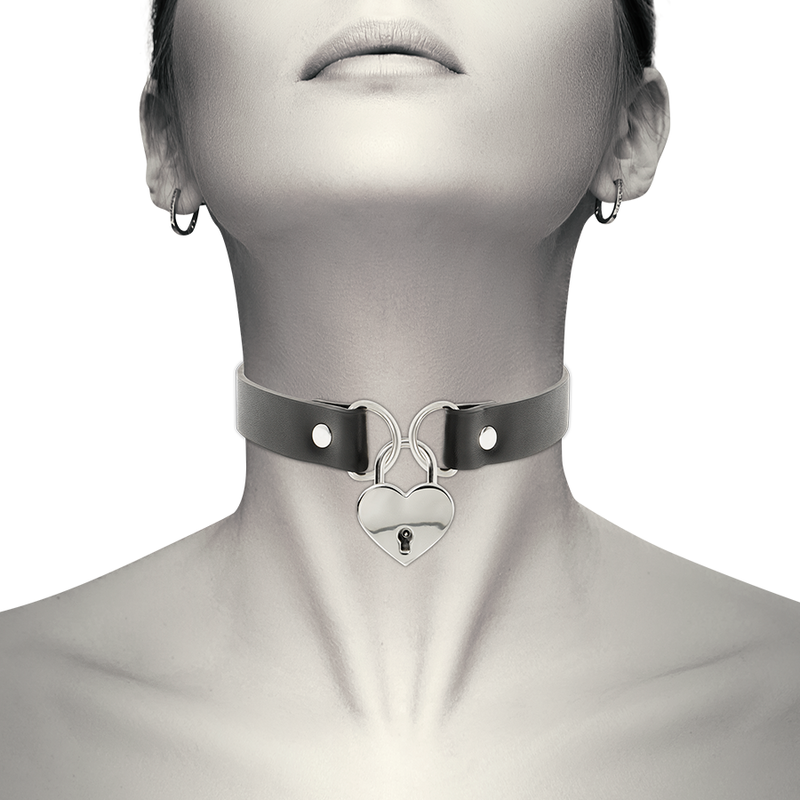 Collier BDSM Cuir Vegan Pendentif Cœur avec Clé - Coquette