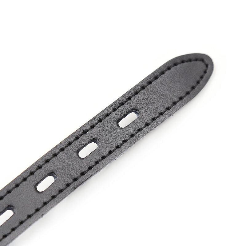 Silikon-Ballknebel mit Ledergürtel (Schloss inklusive)