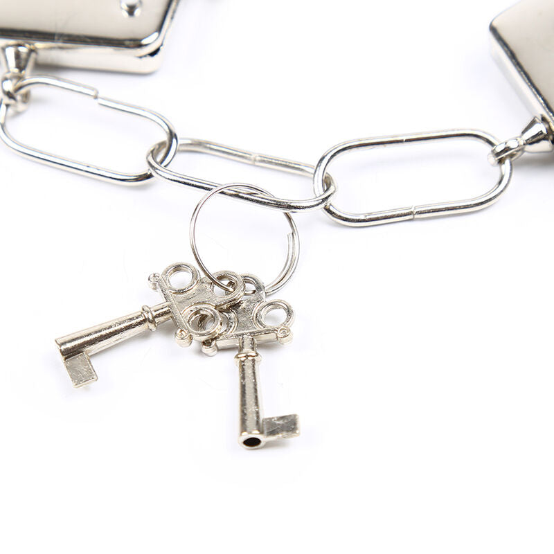 Samtgefütterte Metallmanschetten