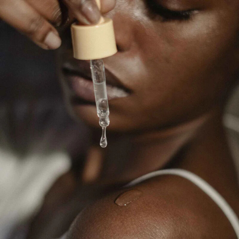 SCHMUCK - REVITALISIERENDE INTIMMASSAGE-TROPFEN