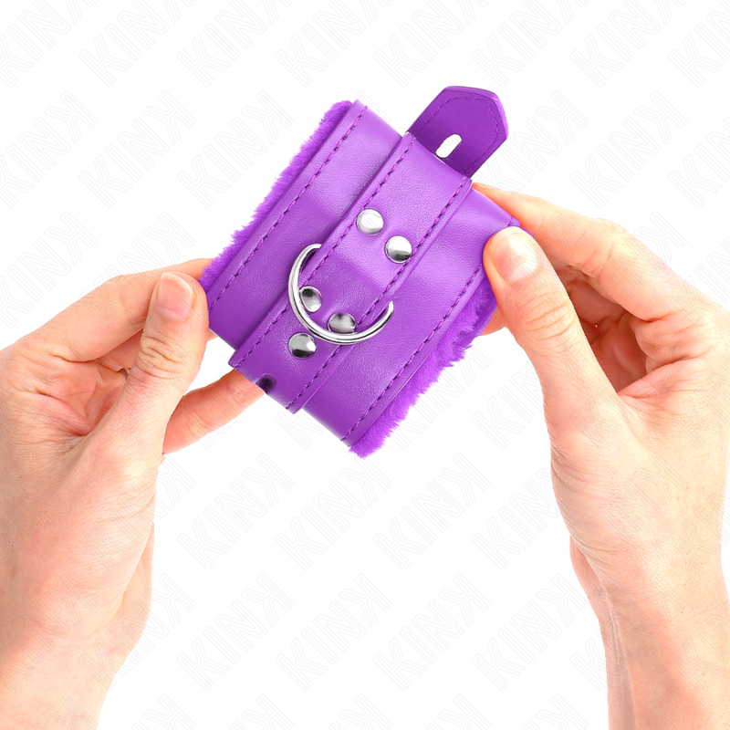 Mit Fell gefütterte Handgelenkstützen mit violetten quadratischen Löchern und verstellbarem violetten Gürtel 17–29 cm x 6 cm