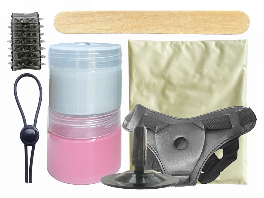 CLONEBOY - DILDO UND GURT