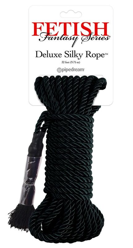 Corde de bondage noire Deluxe Silky Rope de Fetish Fantasy enroulée sur son carton