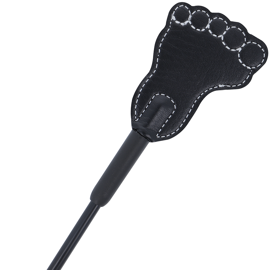 Fetischgerte und schwarze Peitsche